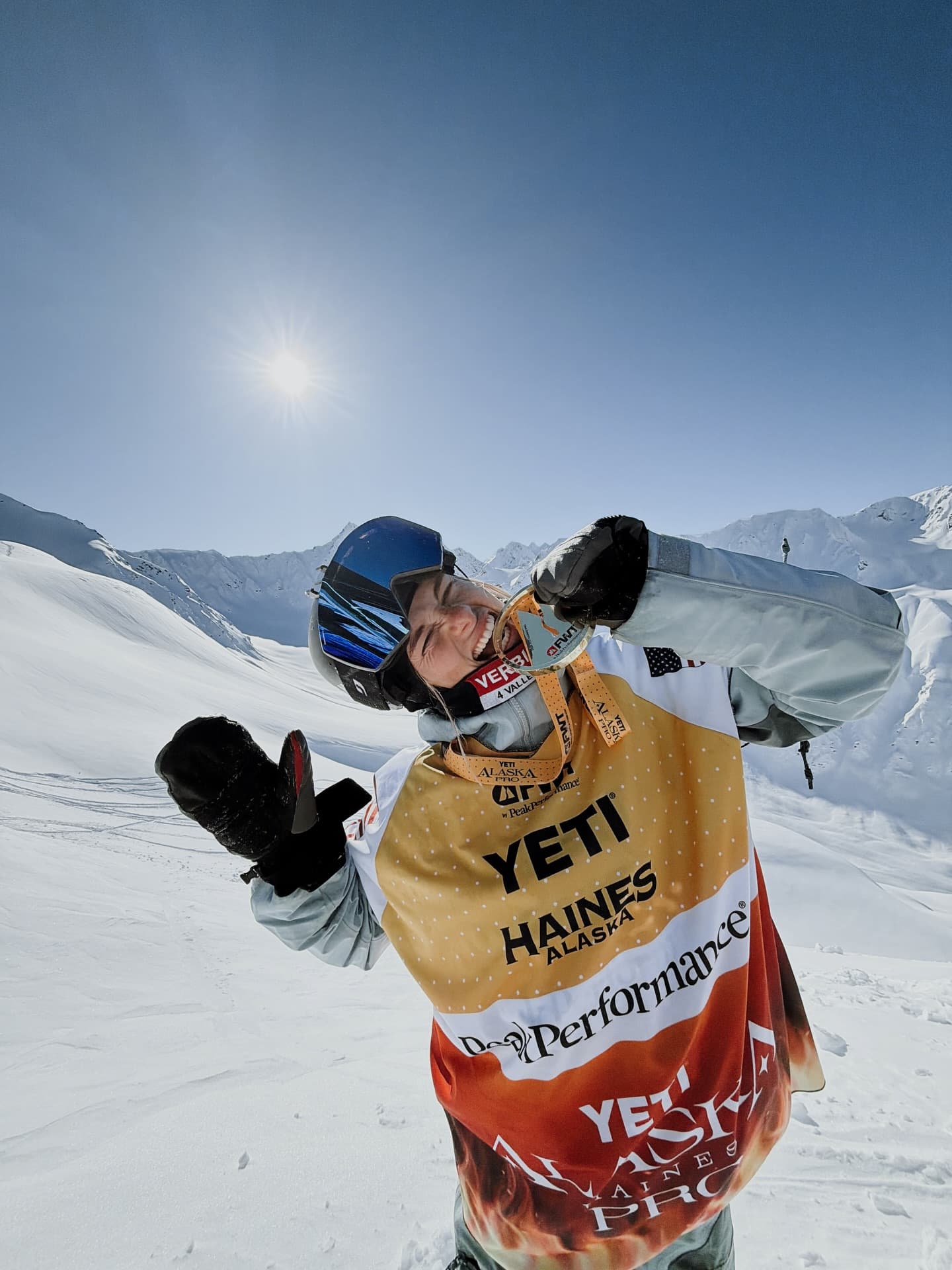 Sybille Blanjean, dossard du YETI Alaska Haines Pro, laisse éclater sa joie